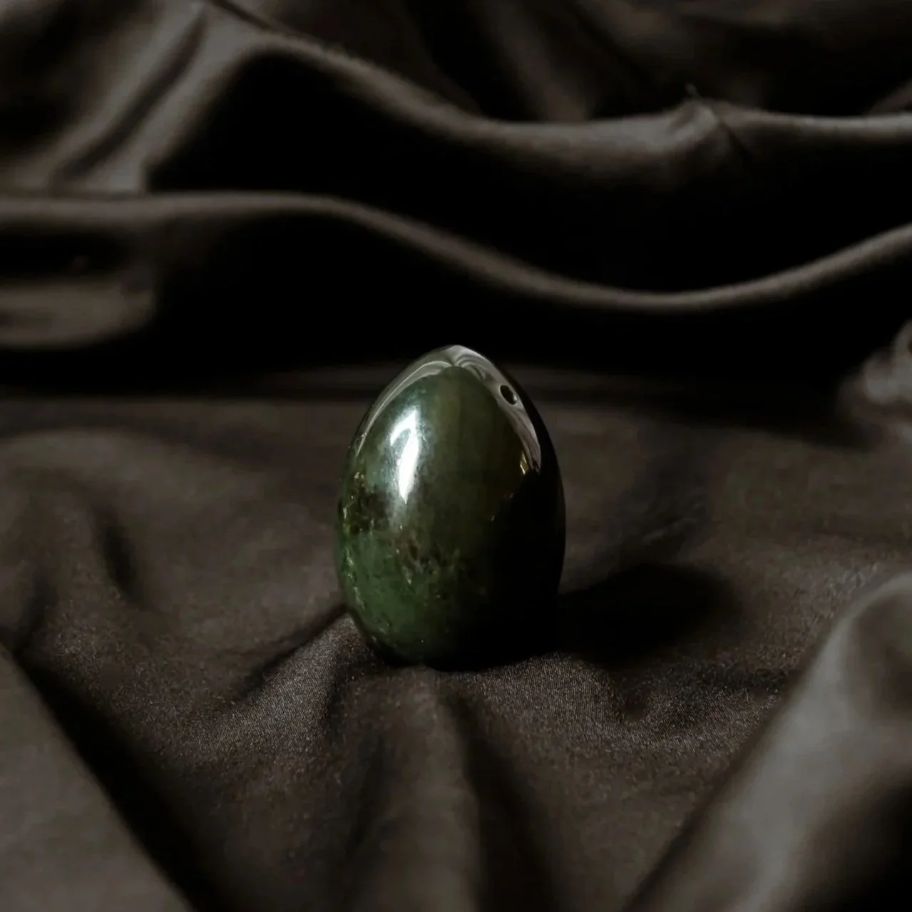 RÉGÉNÉRATION - OEUF DE YONI JADE NEPHRITE - CERTIFIÉ GIA