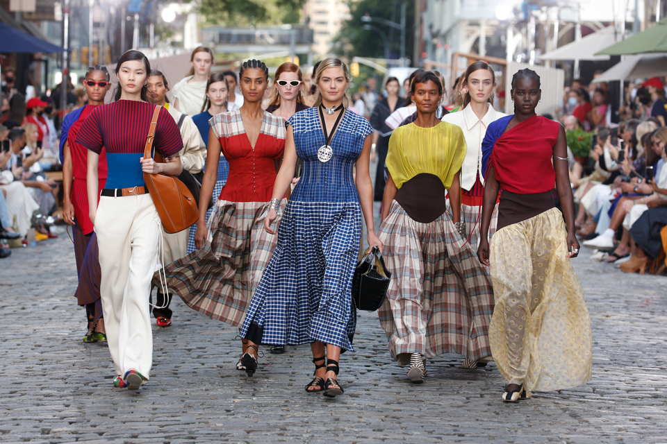 Tory Burch Spring/Summer 2022 Runway Show