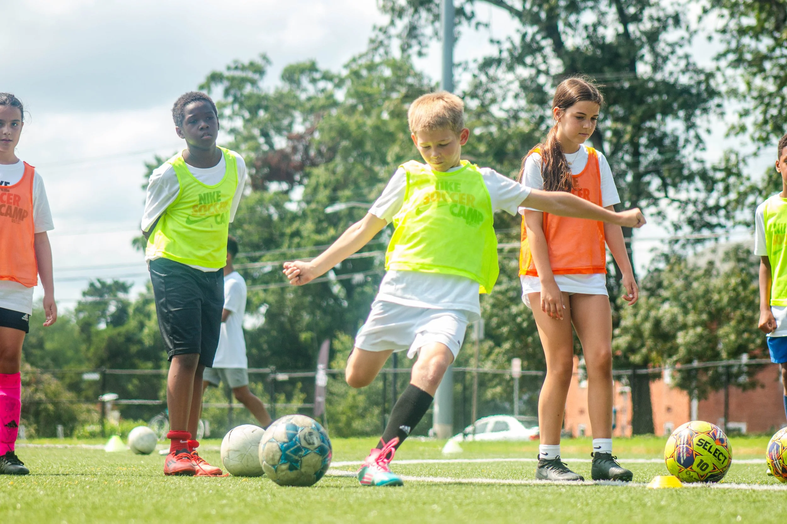 Private Soccer Coaching vs Team Training: What’s Best for Your Child