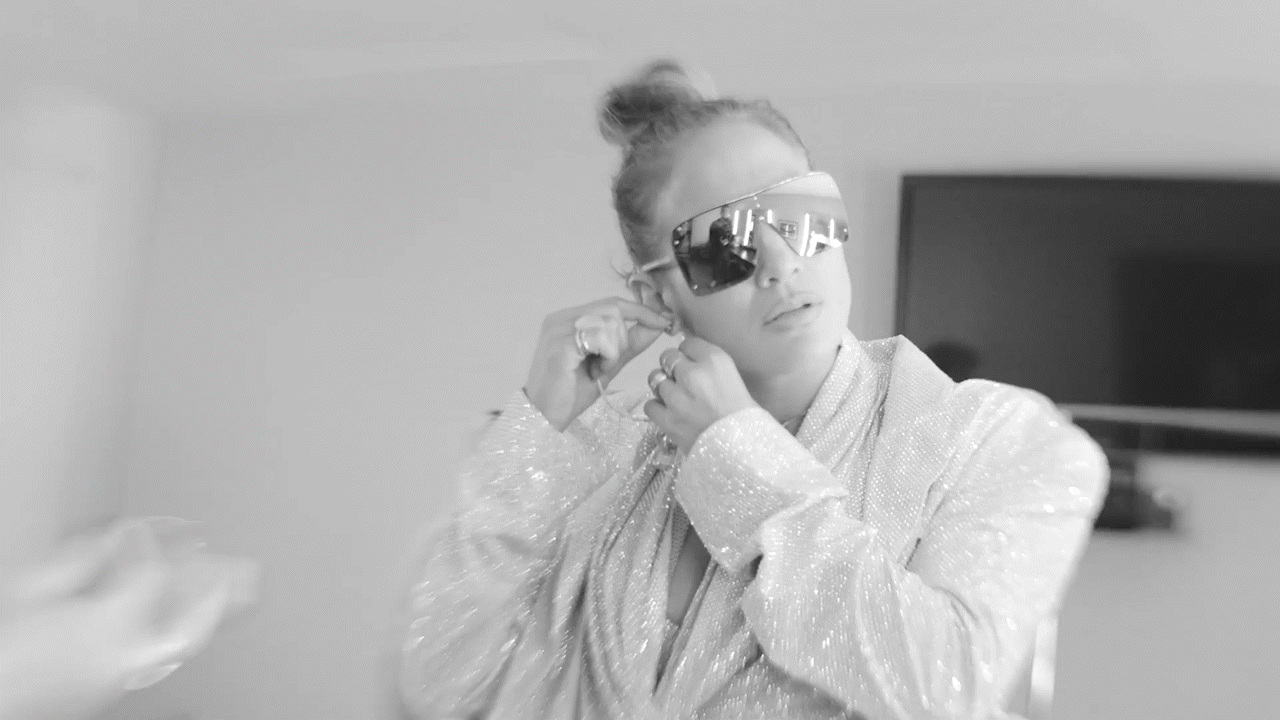 Jennifer Lopez - Limitless_1.gif