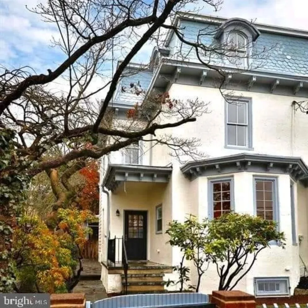 I'm happy to take you on a private showing of this beautiful Germantown Home. It's For Sale by my Teammate @gaddierealestate of the @nealyfarmbrygroup_realestate at @ewrhomes 

115 West Queen Lane, Philadelphia, PA 19144
Listed for $535k 

Beautifull