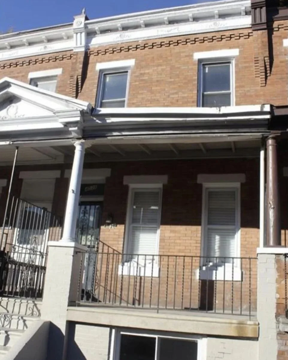 🏡🪧 Just Listed 🪧🏡 4538 N Gratz St. Philadelphia PA 19140 🔸️3 Bedrooms 2 Bathrooms🔹️This spacious row in the up and coming Wayne Junction section of Philadelphia has everything that you've been looking for! This is in investor special, in AS IS 