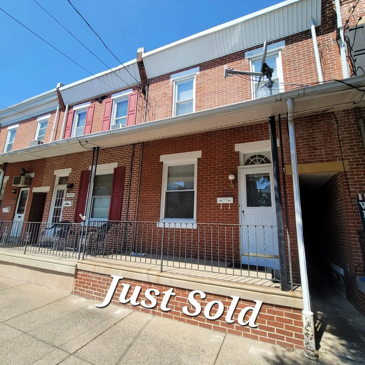 🏡 🪧Just Sold in Bridesburg and my buyers are ecstatic 🤸🏾&zwj;♀️🤸🏾&zwj;♂️ It was a tough process, but my buyers persisted. I'm so happy for them. 😁 This one was worth the wait. 

#FirstTimeHomeBuyer #HomeSweetHome #PhillyRealEstate #PhillyRealt