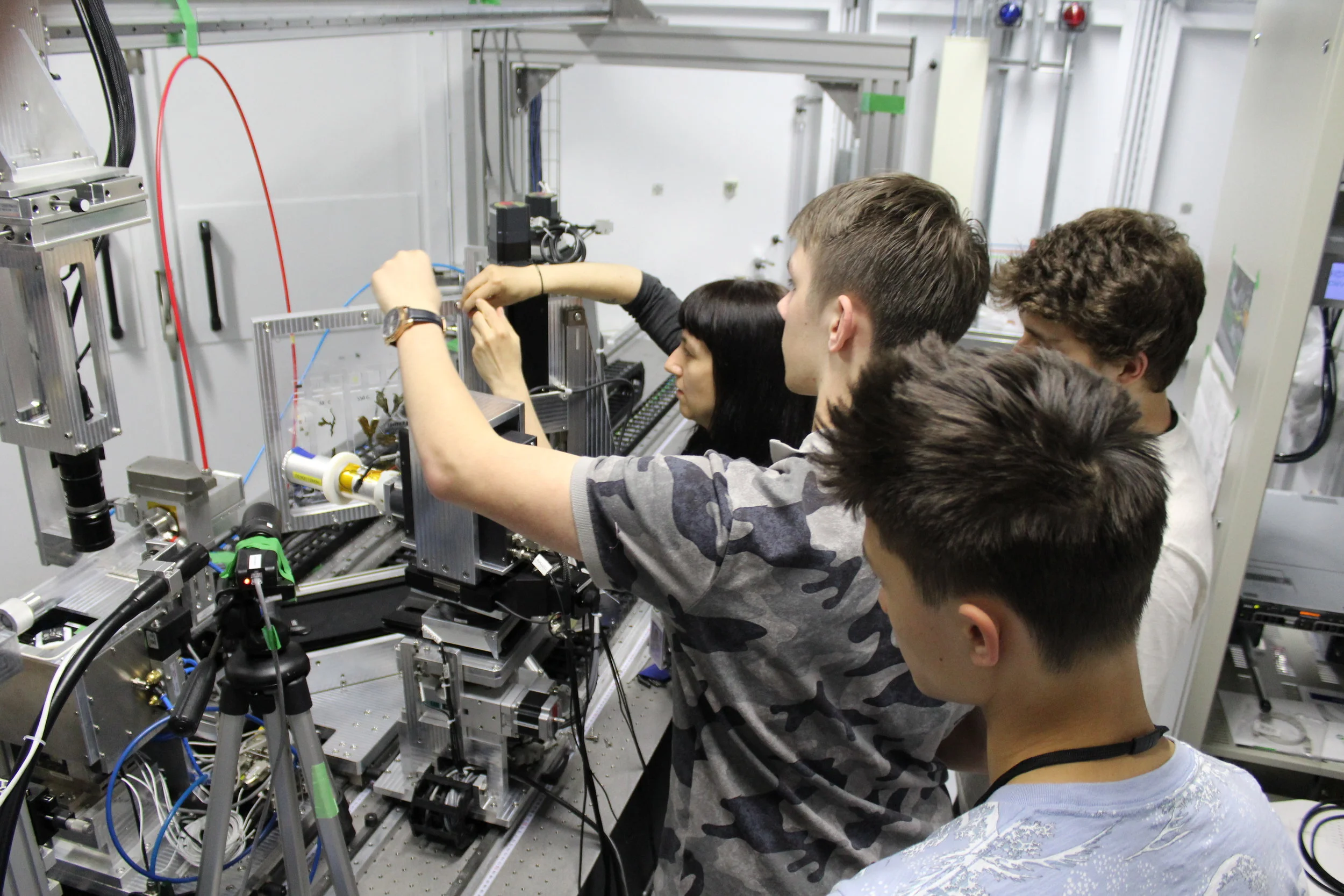  Mounting seaweed samples in the BioXAS-Imaging experimental area (2018) with the students from Sentinel Secondary School (West Vancouver, British Columbia). 