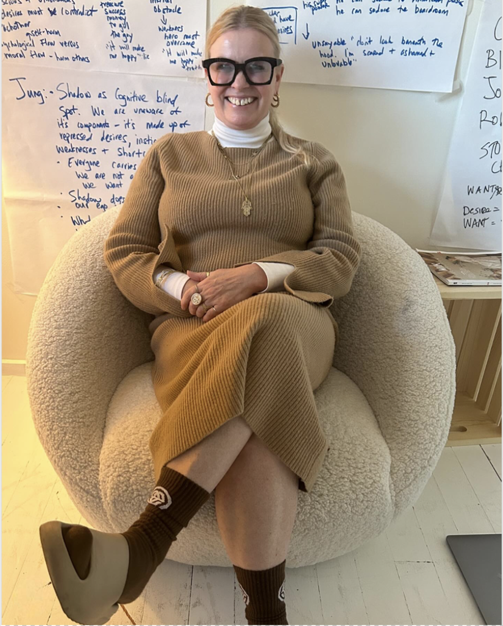 @maryredjam - Dublin writer.