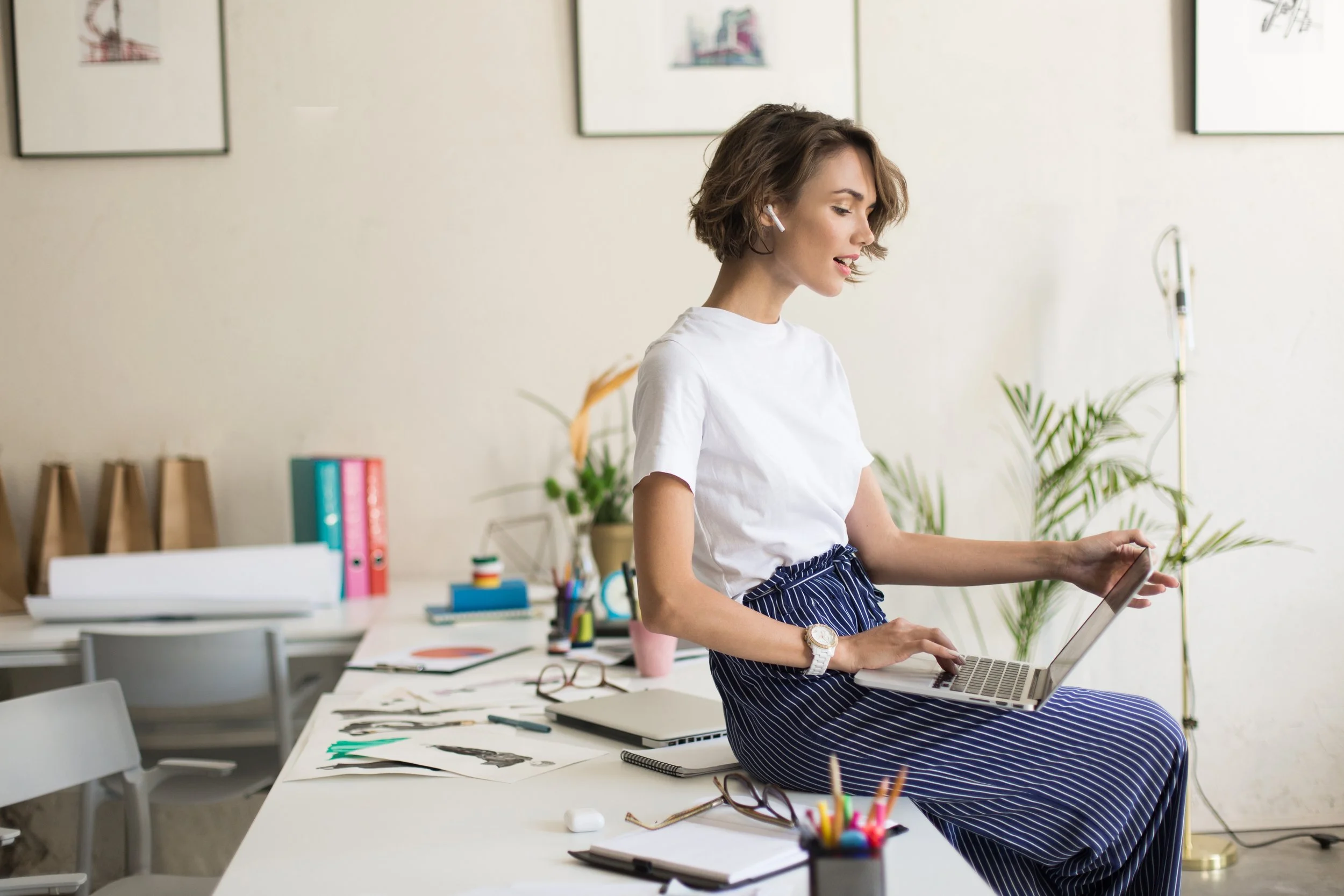 Virtual Senior Designer vs. Virtual Design Assistant: Which is better for your studios needs? 💻 