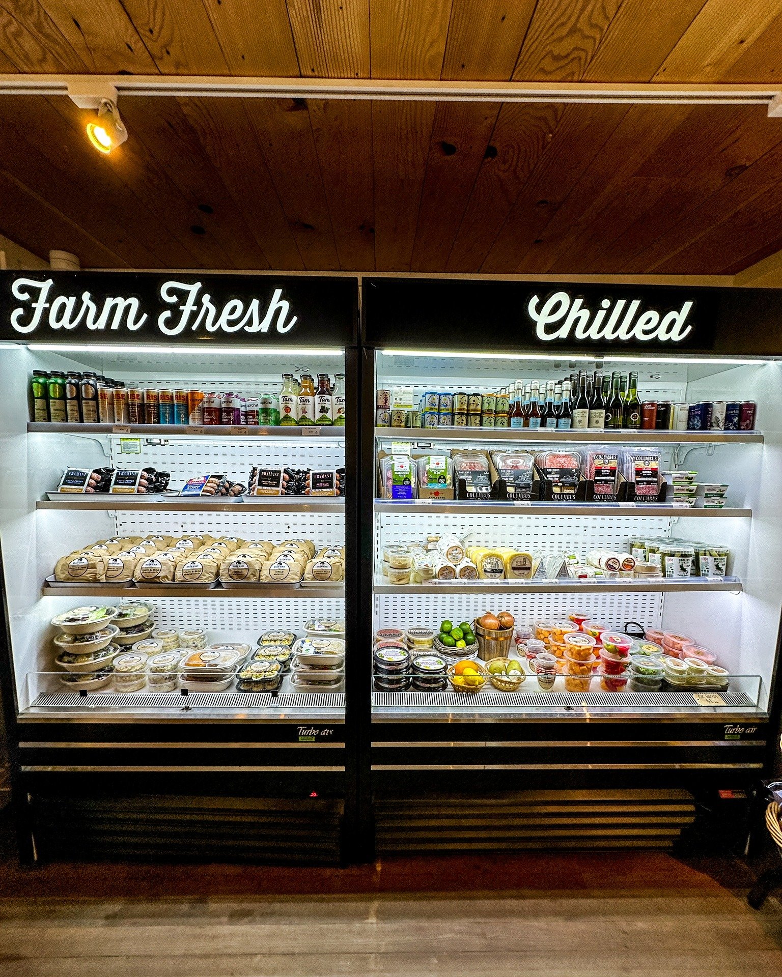 A wide view of our #FarmFresh offerings from our General Store #GrabandGo cooler! 🍊🧅🍔🥪
Local cheeses, fresh produce, chilled wine, and - of course - all our delicious sandwiches, salads, and sides made in house at the Coastal Kitchen! Huge shouto