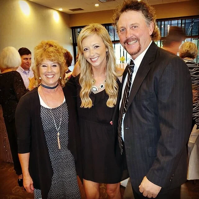 Happy anniversary to my parents!  36 years!! @hayes.tammy ❤