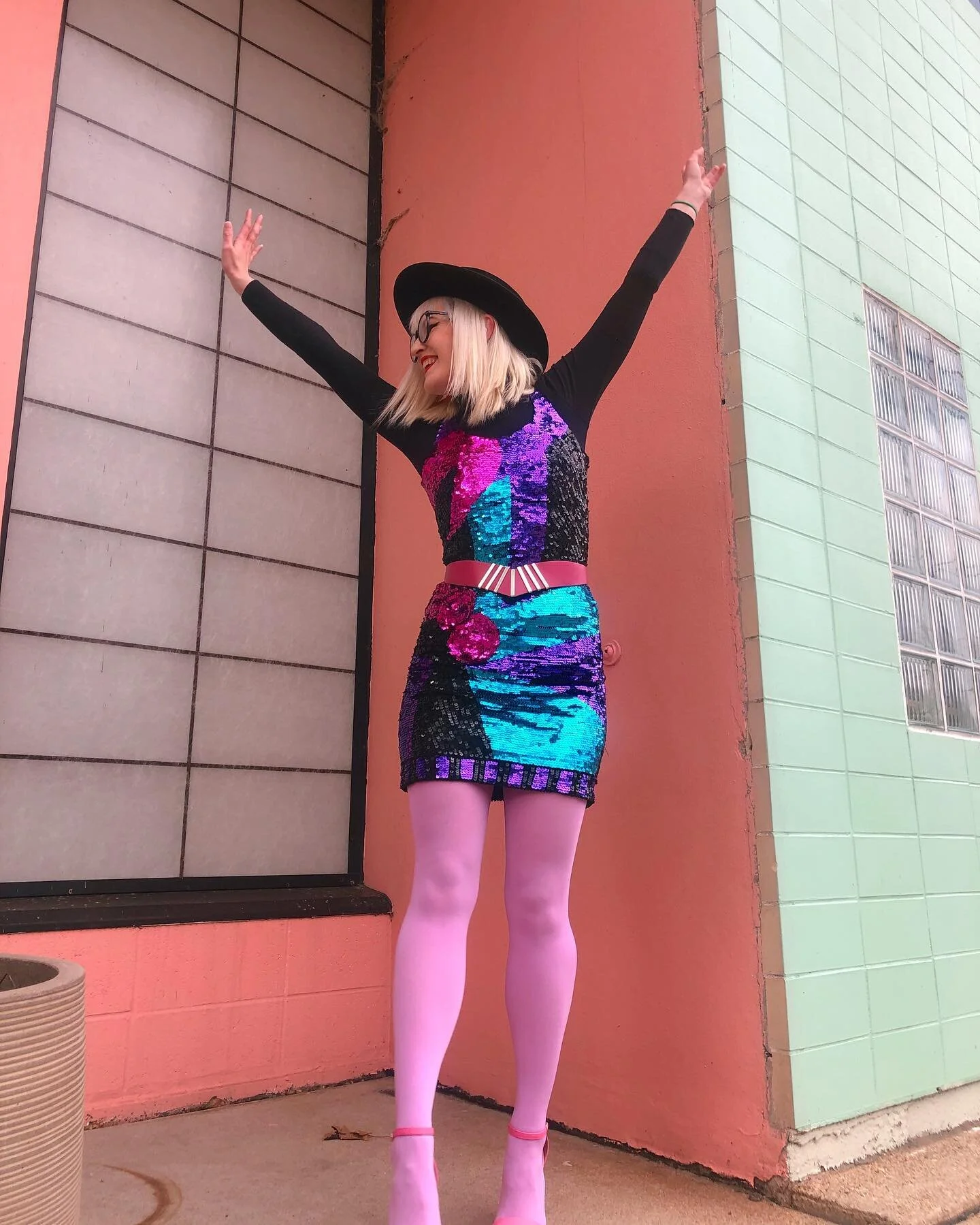 HANNAH RUPP THE OUTFIT REPEATER! 💕 THRIFTER THURSDAY episode 7! 💕💕💕
.
@hannah_rupp is my amazing guest for this week&rsquo;s THRIFTER THURSDAY! She is a fellow Wisconsin blogger with a love of thrifting, bright colors and mixing her secondhand fi