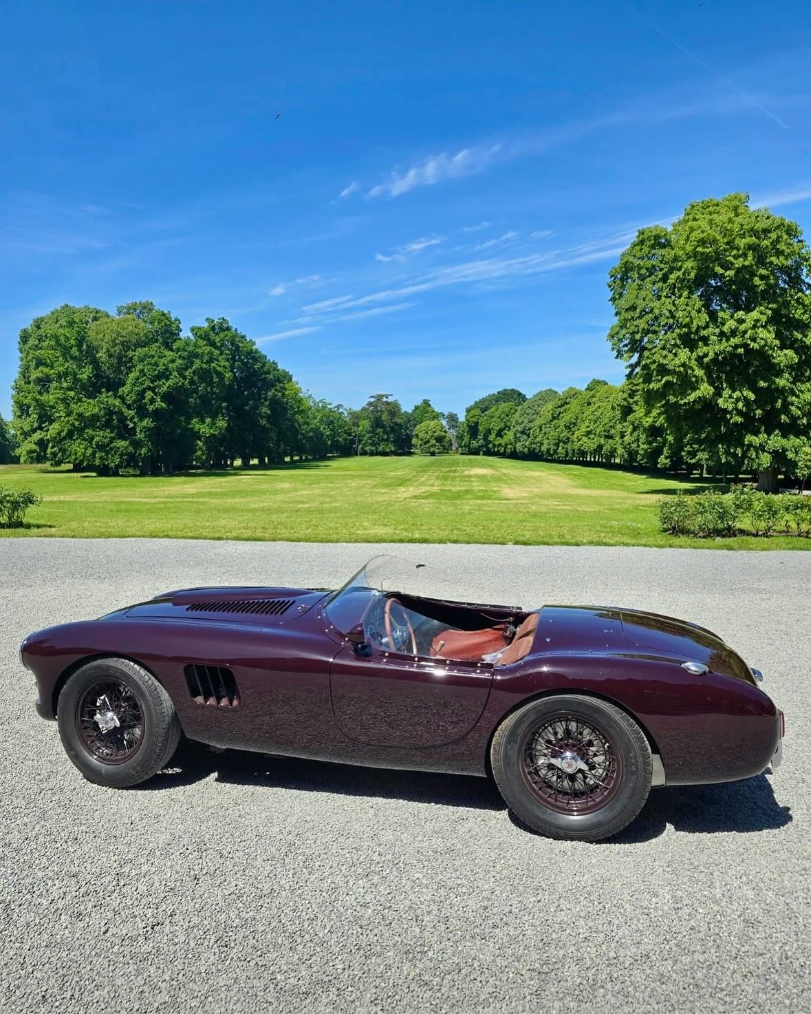So British 🇬🇧 AC Bristol de 1961 
Bravo @ateliercvdc 👏 

#restaurationautomobile #lemans #racecar #combourg #likenew #sobritish #acbristol #carlover #classicar #vintageauto #shesabeauty #britishcars