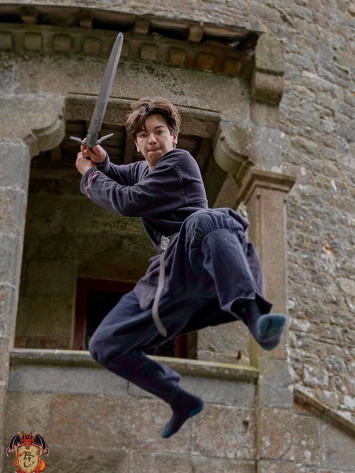 F&ecirc;te et March&eacute; M&eacute;di&eacute;val Fantastique 🐉 L&rsquo;an dernier, sur les terres inspir&eacute;es de Le Seigneur des Anneaux, le Ch&acirc;teau de Combourg s&rsquo;est transform&eacute; en un v&eacute;ritable royaume vivant : batai