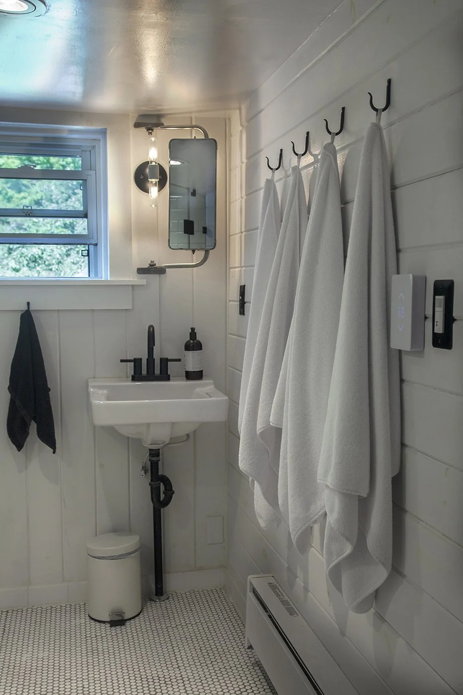 BATHROOM 3 copy 2.jpg