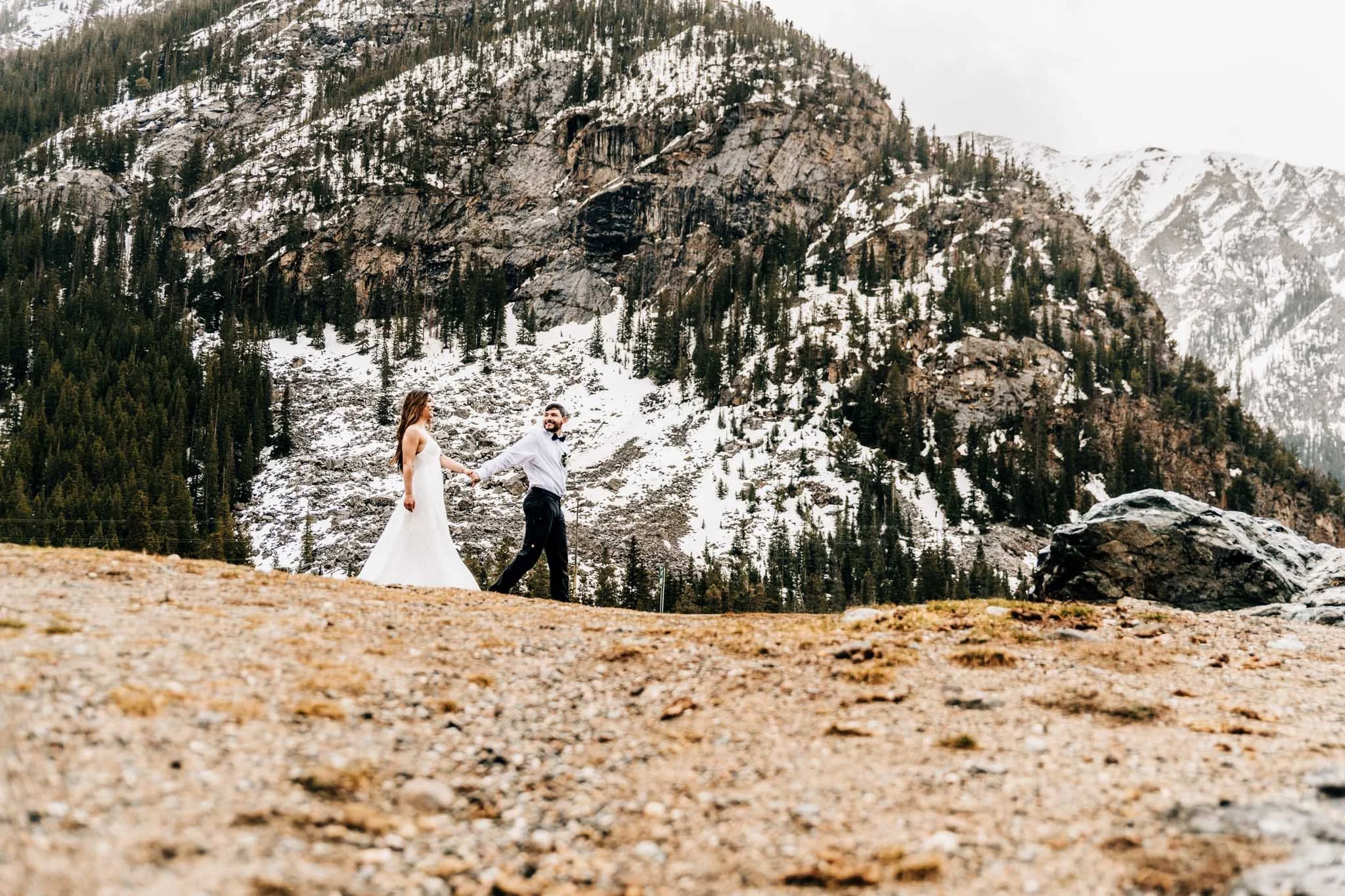 Colorado elopement couple in April