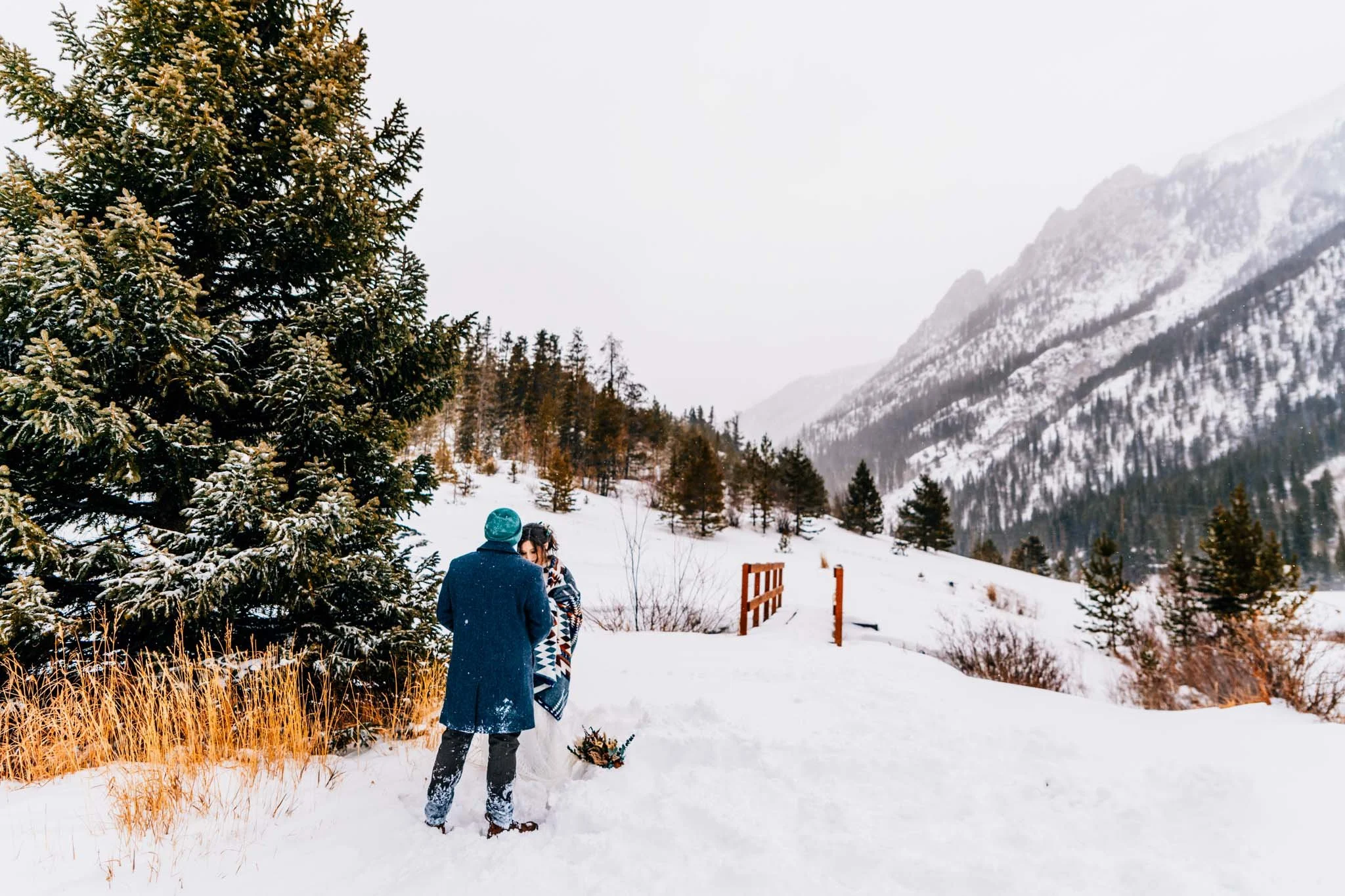 Winter elopement in Colorado