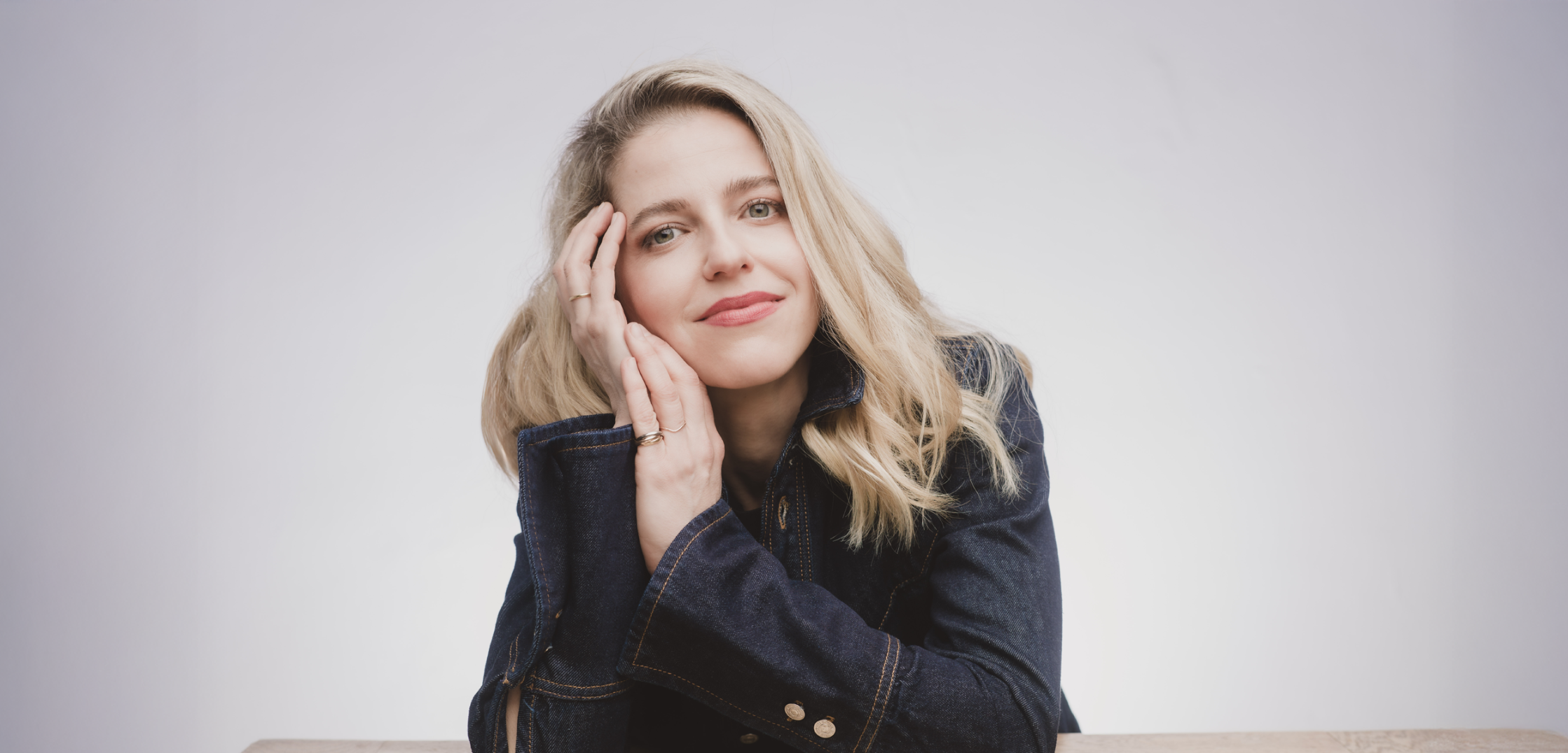Karina Canellakis conducts Ravel, De Raaff and Janáček