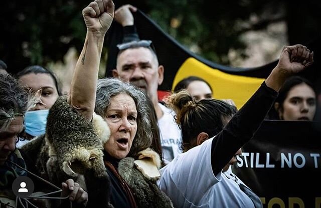 Check out @s.mason_photographyy incredible photography from a recent #blacklivesmatter protest. Incredibly powerful photos Shannon !!!