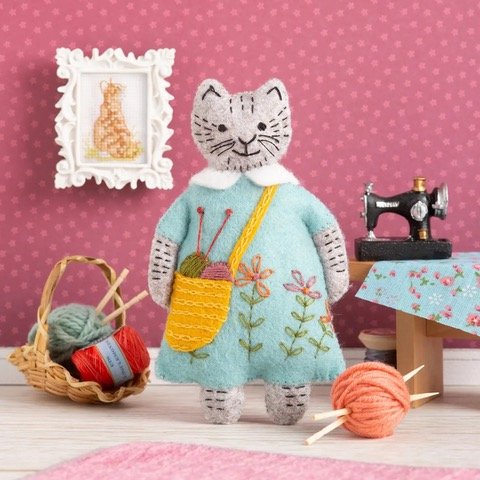 Mrs. Cat Loves Knitting Felt Craft Kit — Roxanne's
