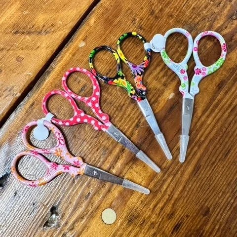 4 Designs! Colorful Thread Snips