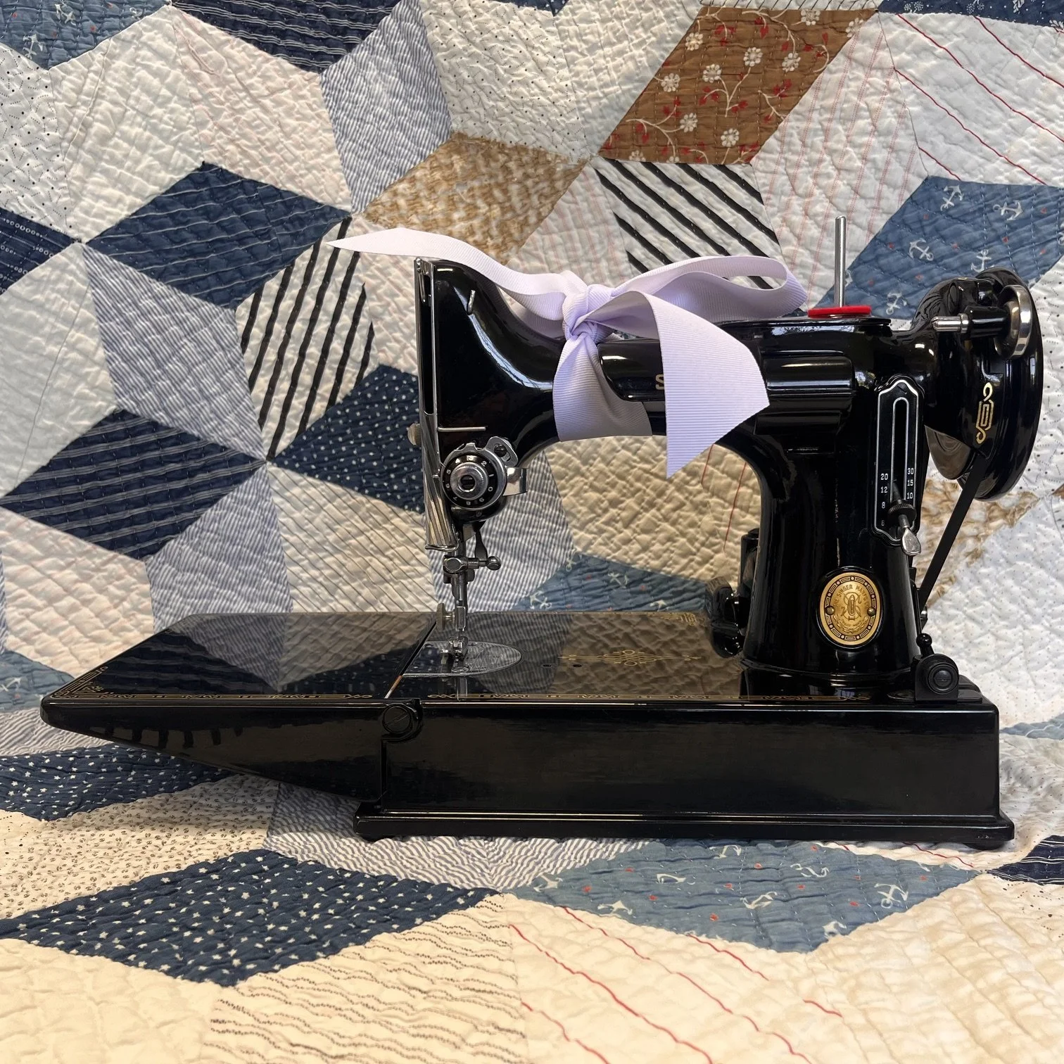 FTW-1050 Original Black Singer Featherweight 221