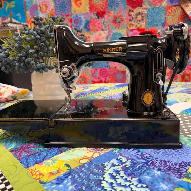 FTW-1014 Original Black Singer Featherweight 221 - Centennial Model