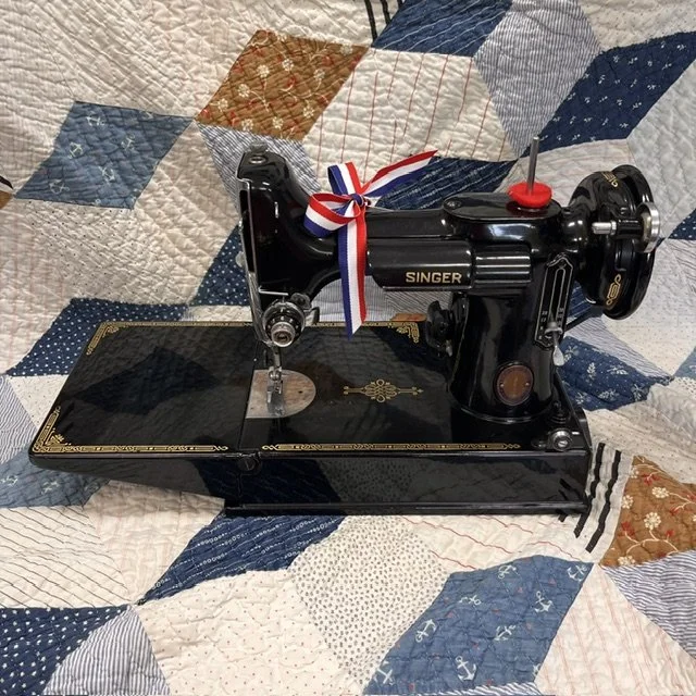 FTW-1017 Original Black Singer Featherweight 221 - Centennial Model
