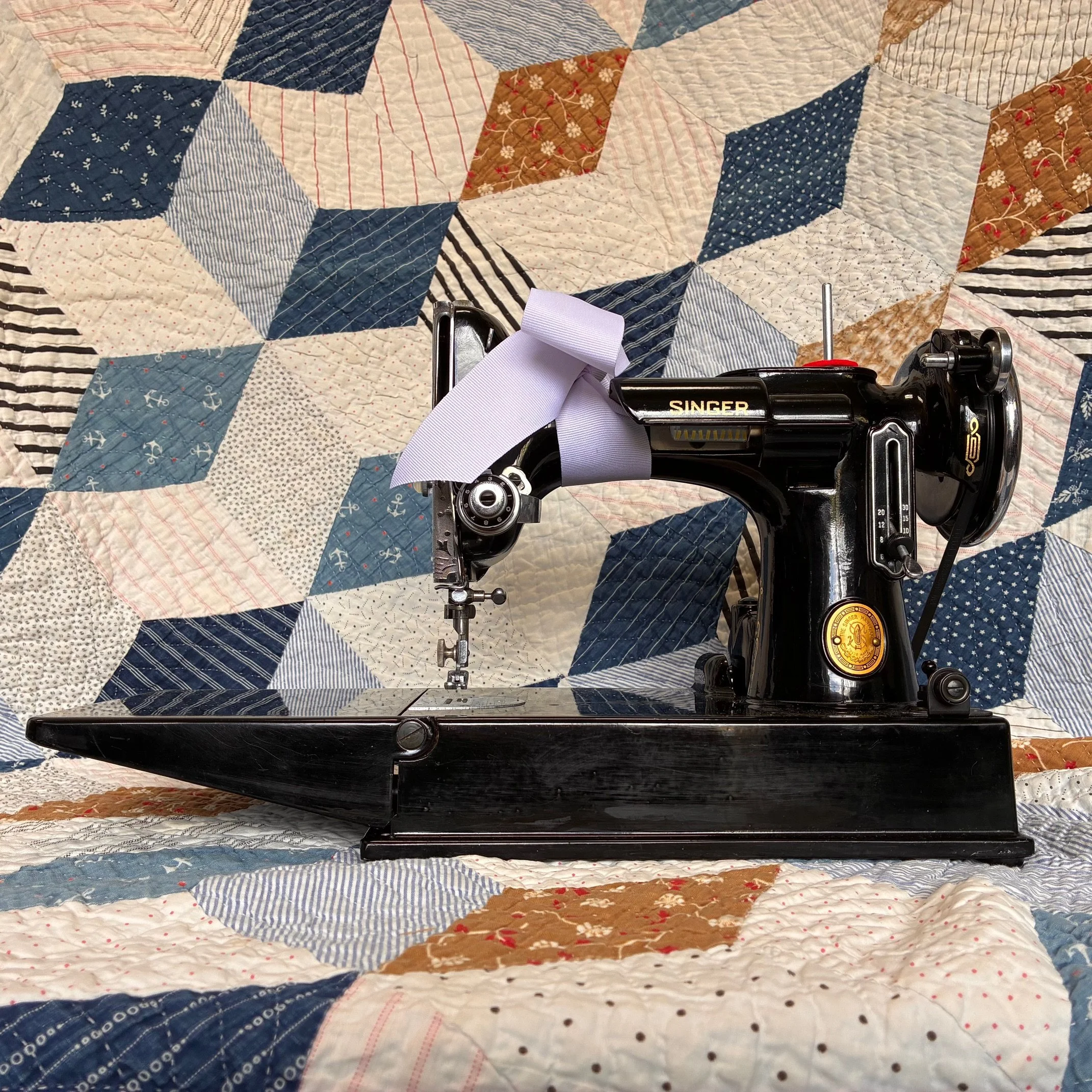 FTW-1050 Original Black Singer Featherweight 221