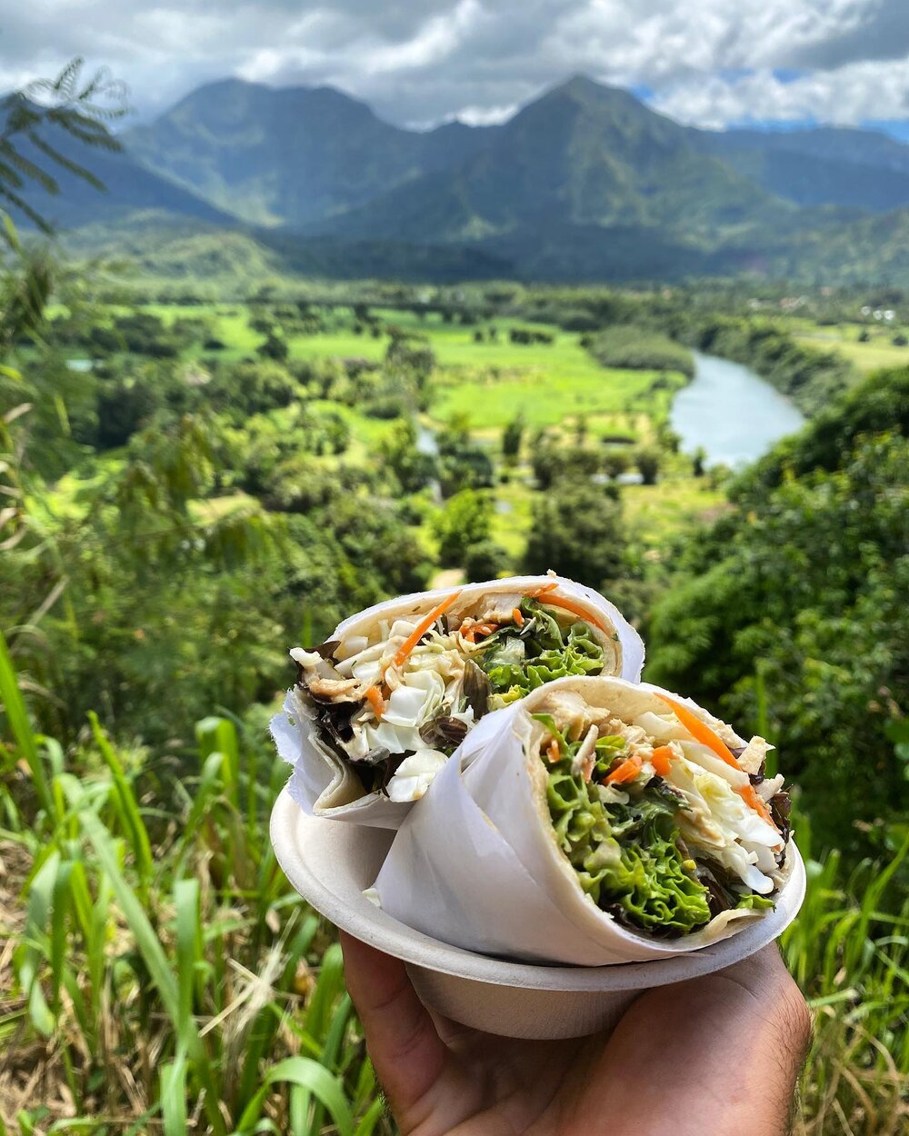 Rise and shine 🌟last day of the week to have your lunch with a view at the farm stand 🧡open today 11-3pm