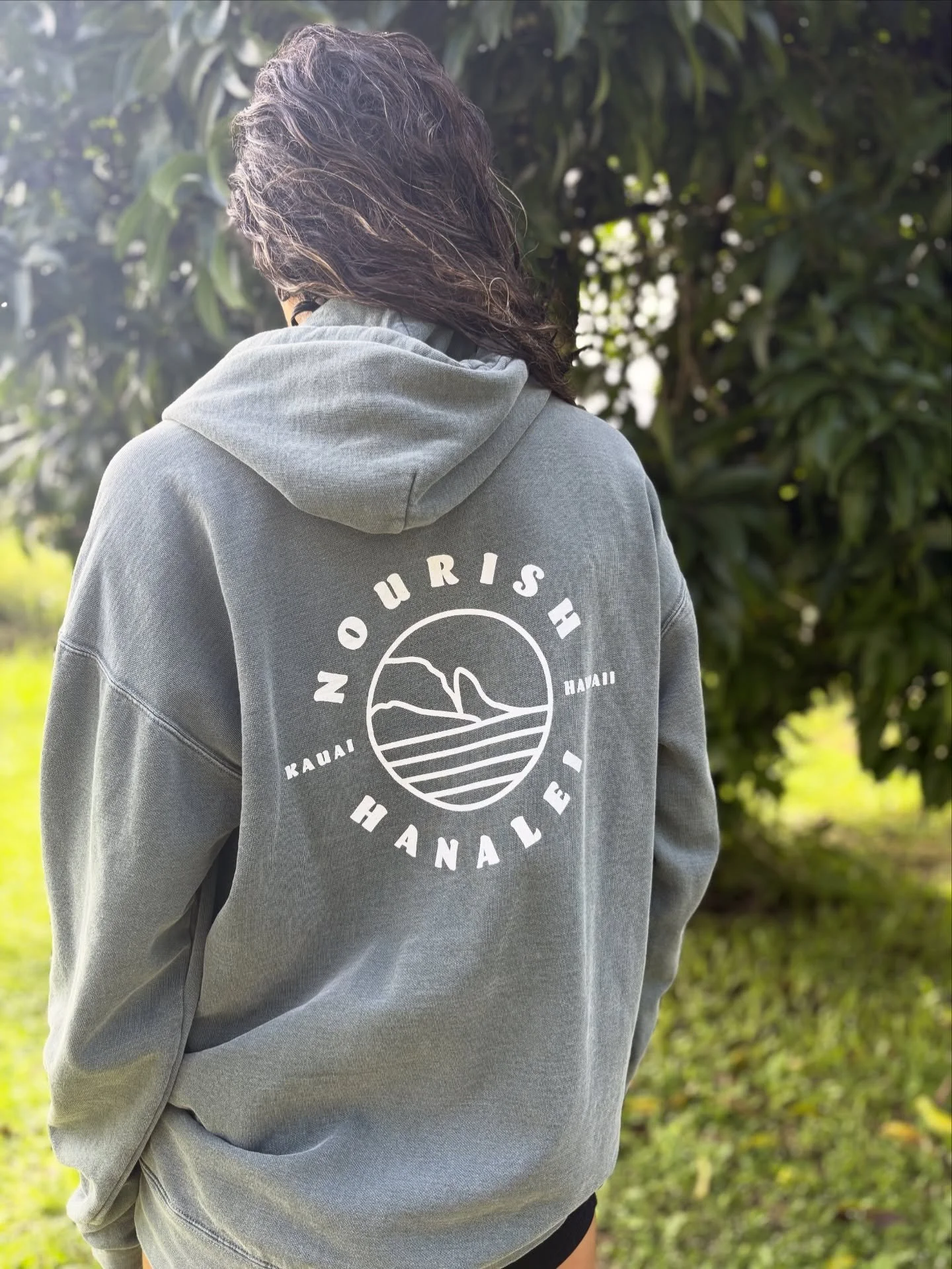 The perfect cozy hoodie for these crisp winter mornings 👌🏻