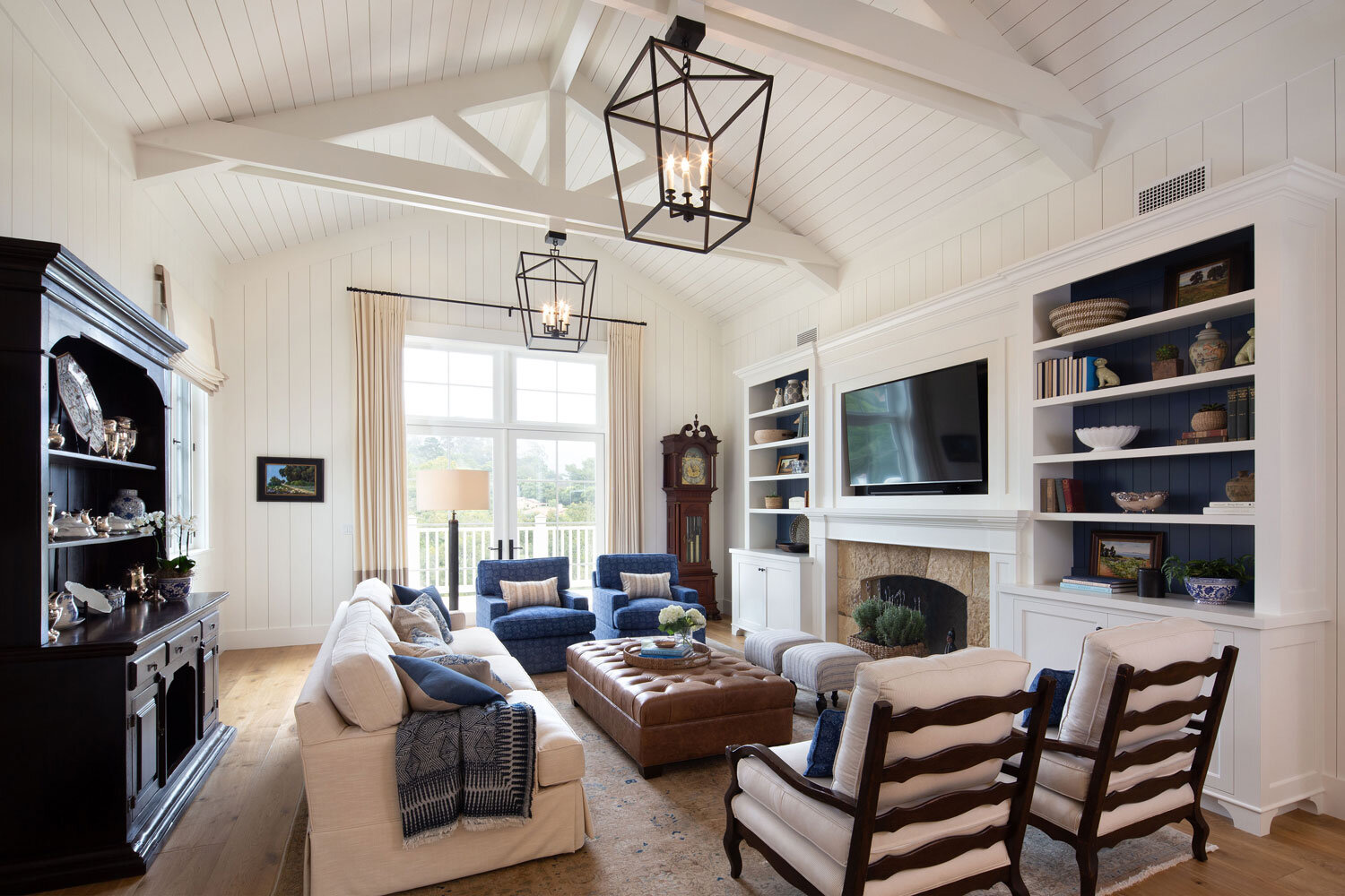 Modern-Farmhouse-Living-Room.jpg