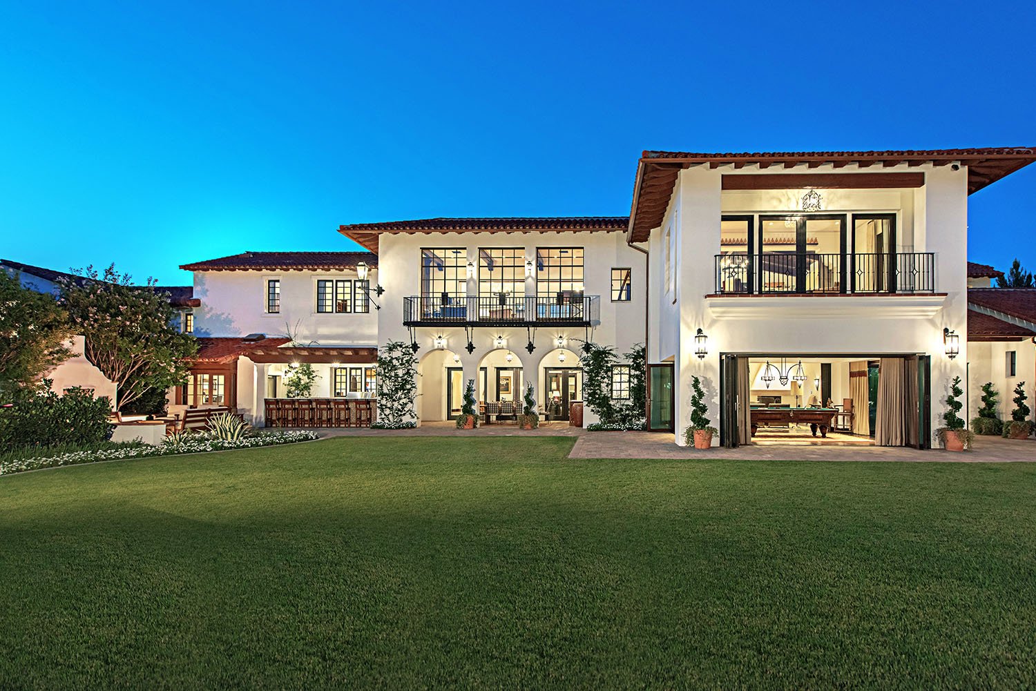 las-vegas-estate-exterior-3.jpg