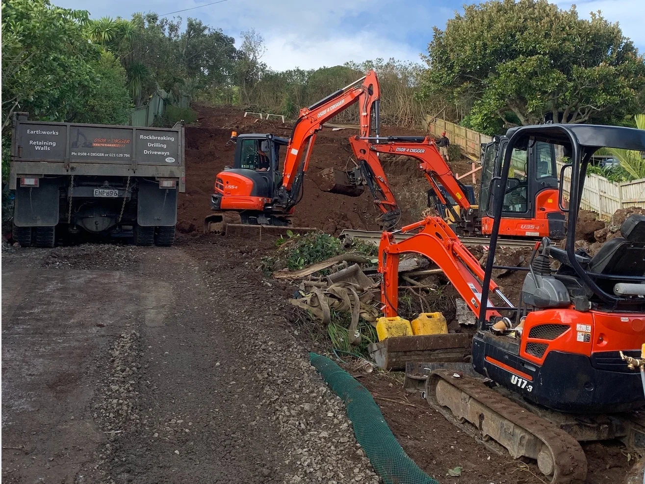 Excavation Services Contractor Auckland - 0808 4 DIGGER.png