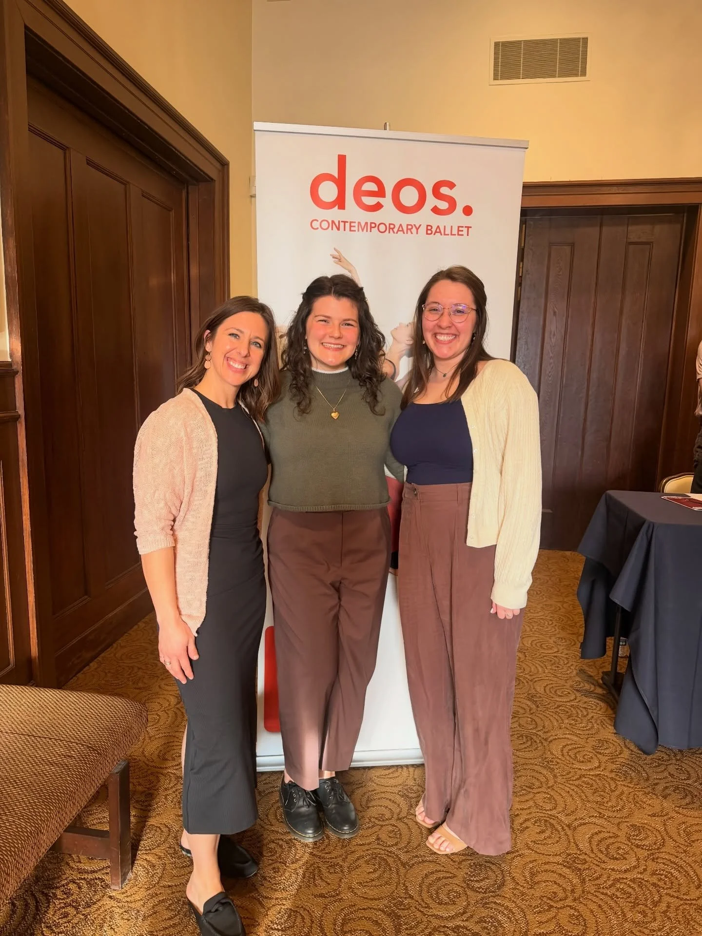 We are so thankful for Shannon and her team at @athletico_pt ! Their work keeps our dancers feeling strong, onstage and in their daily lives. 

Schedule your free assessment today with Athletico Physical Therapy and tell them Deos Ballet sent you! Li