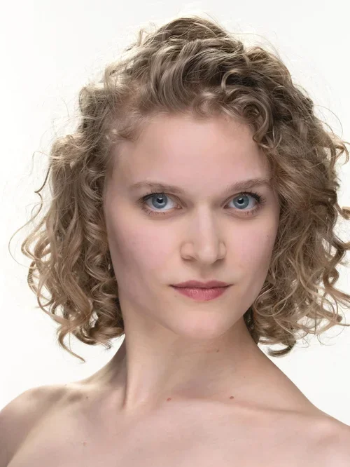Allison Haan Headshot 26-27.webp
