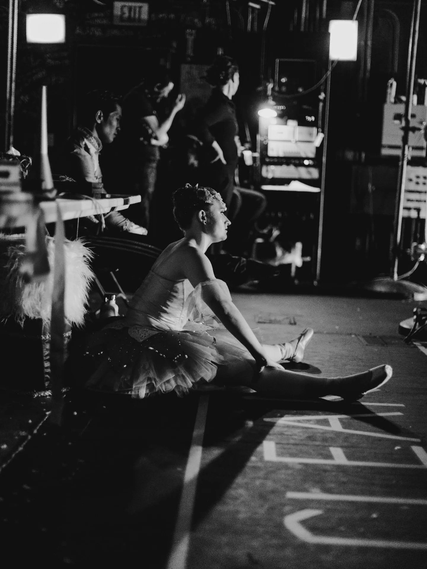 Happy Memorial Day! We hope you get a chance to take a rest and enjoy the day with loved ones. 

No open company class today &mdash; join us tomorrow. Signup link in our bio!

📸 @lizzie_photo 

#deosballet #balletclass #memorialday