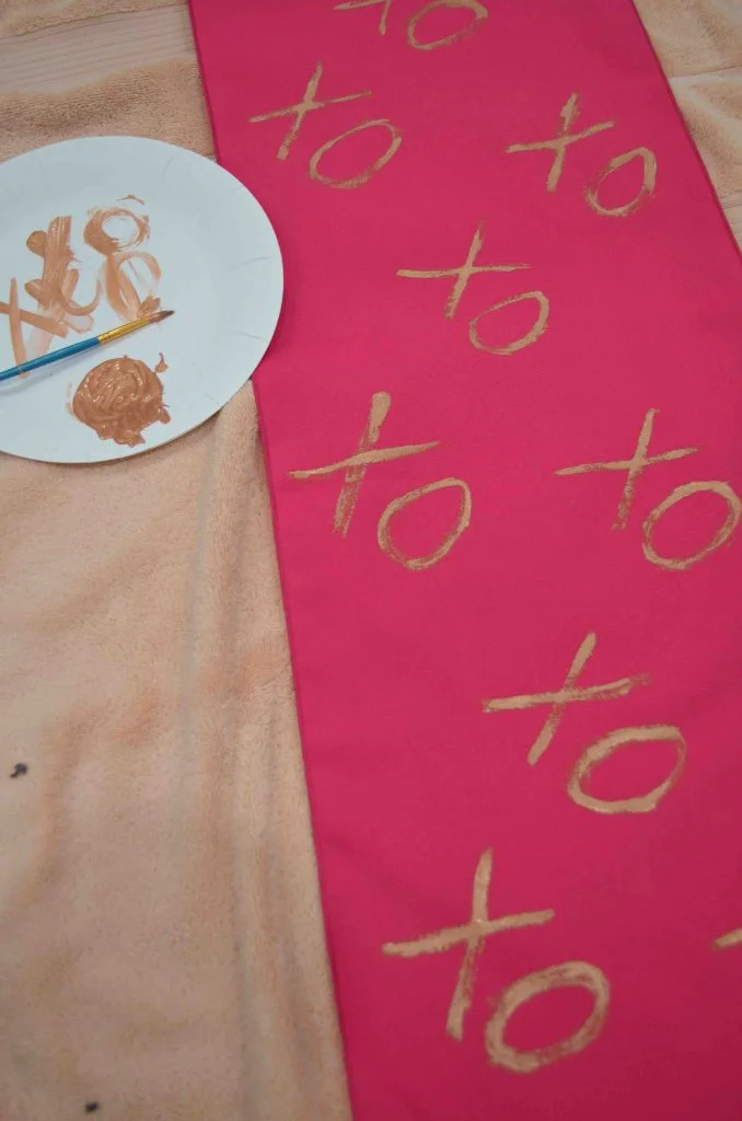 DIY XOXO Tablecloth and Table Runner