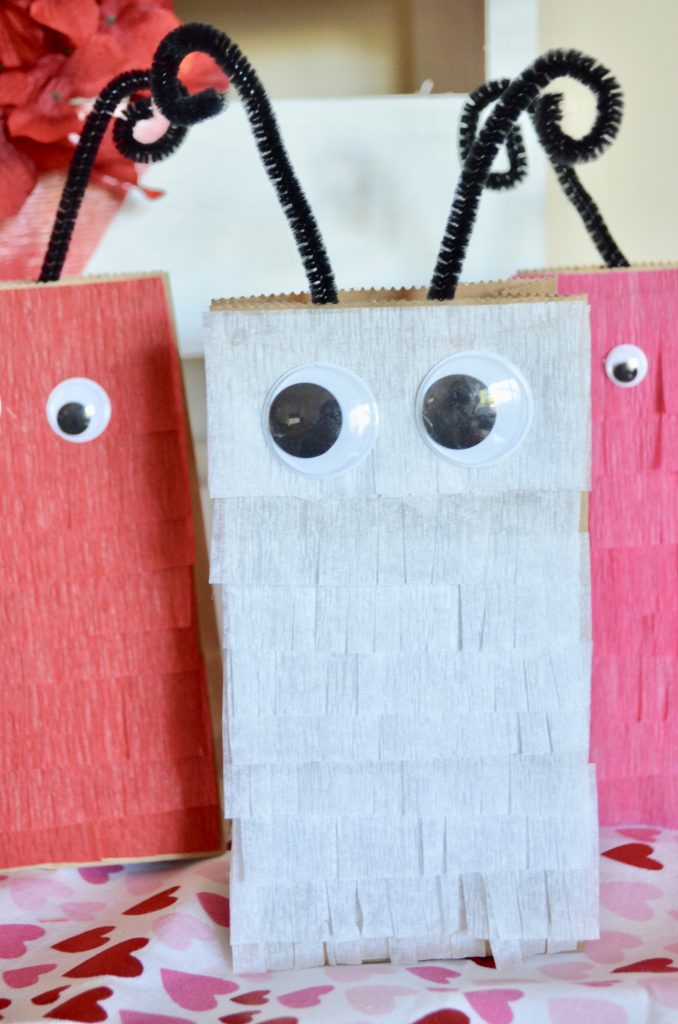 DIY Fringed Bags For Valentine's Day