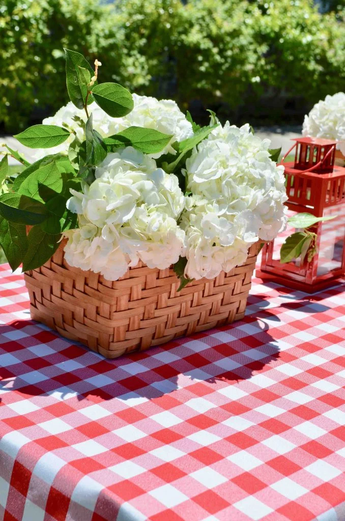 DIY Floral Picnic Baskets