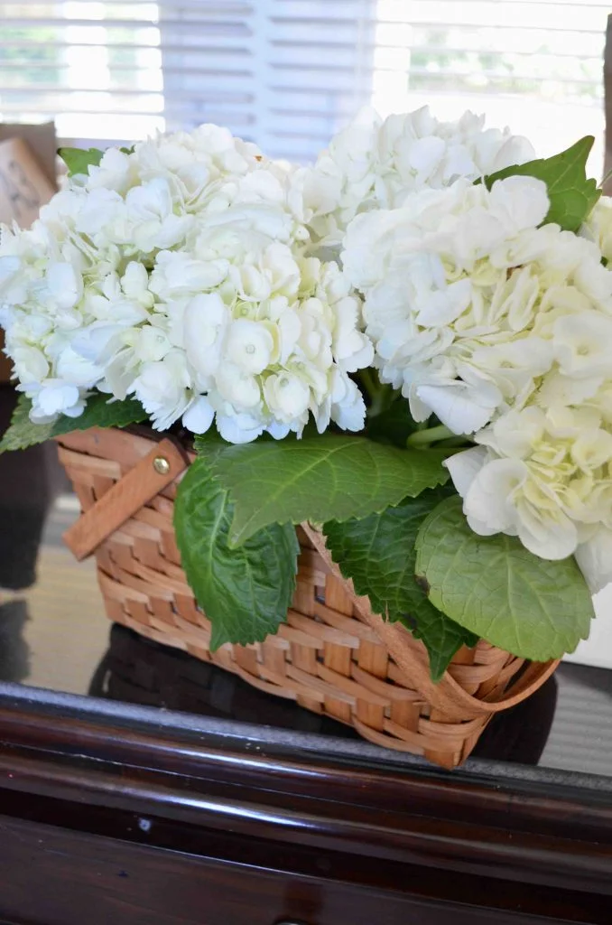 DIY Floral Picnic Baskets