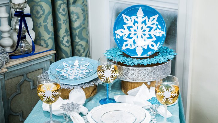 DIY snowflake place settings