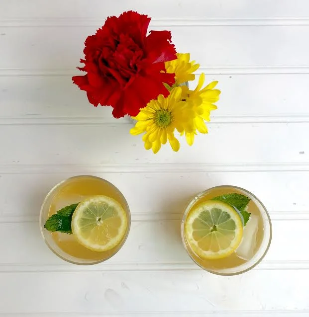 Whiskey Lemonade With The Modern Day Girlfriend Arianna Thomopoulos