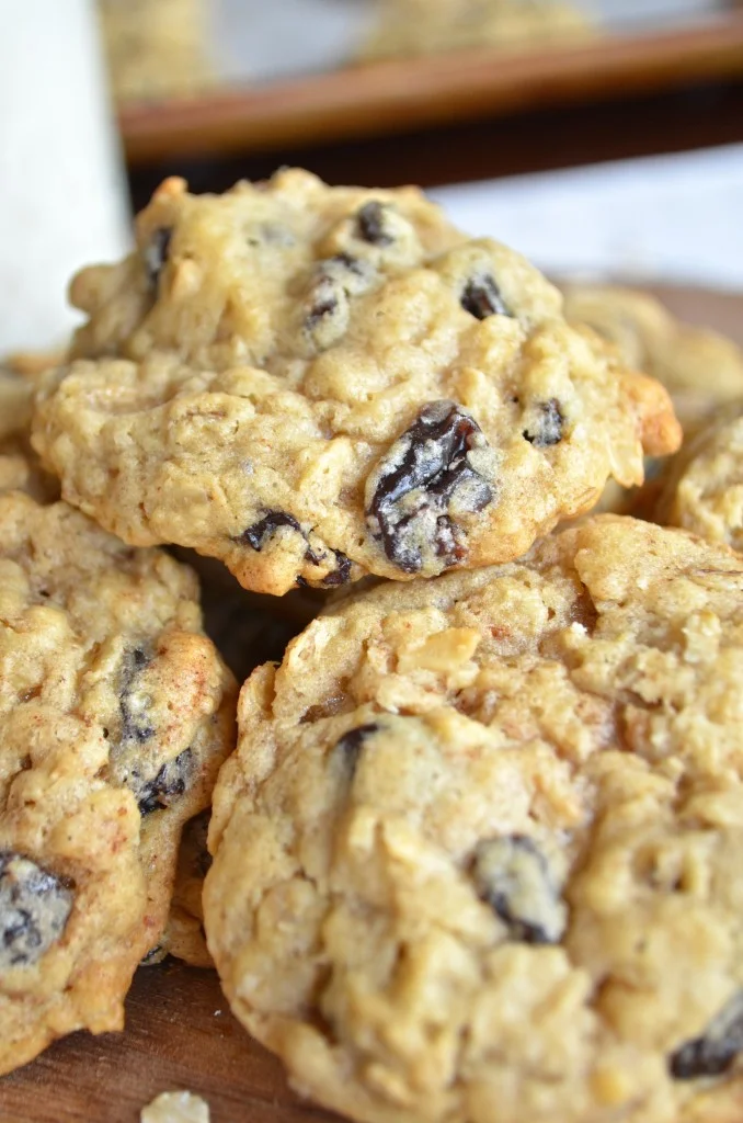 Cinnamon Oatmeal Raisin Cookies