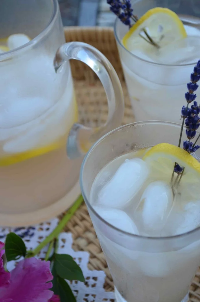 Homemade Lavender Lemonade