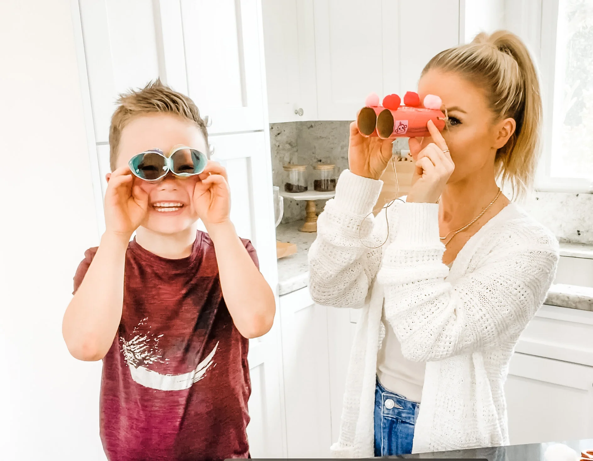 Scavenger Hunt + DIY Binoculars 