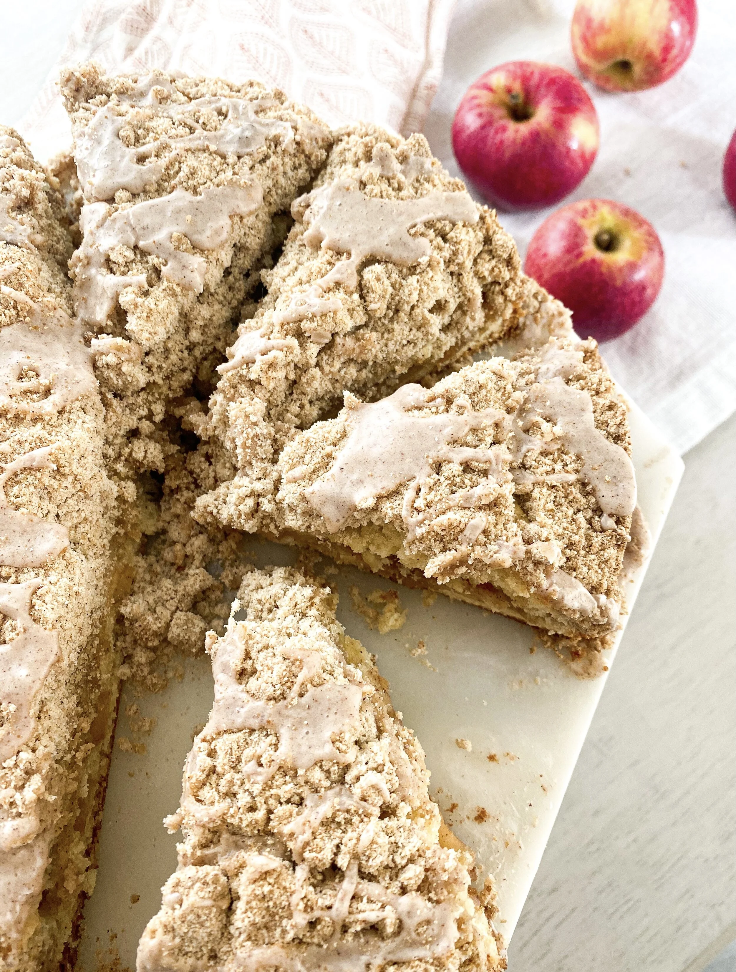 Apple Crumble Coffee Cake 