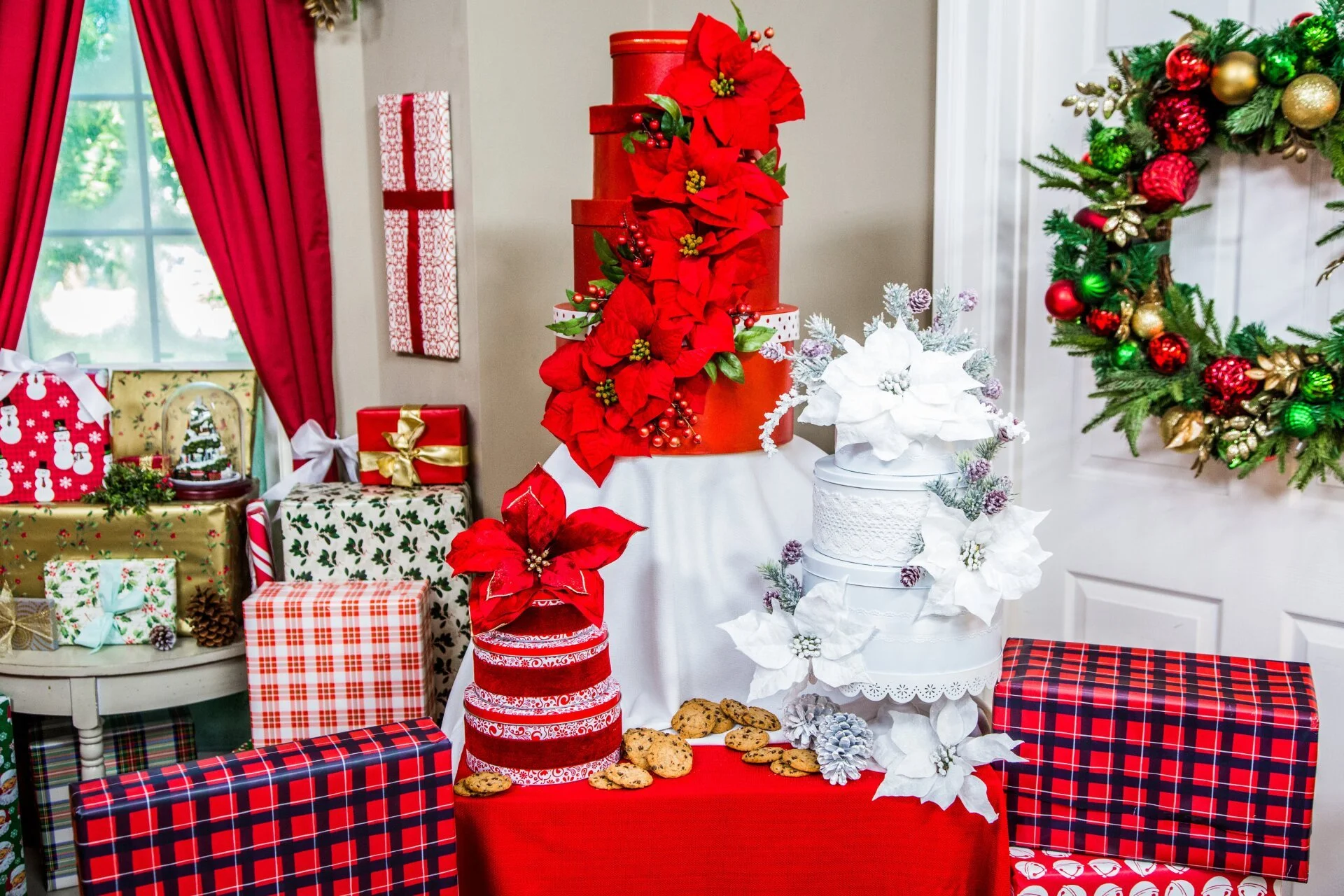 DIY Christmas Cookie Tin Cake 