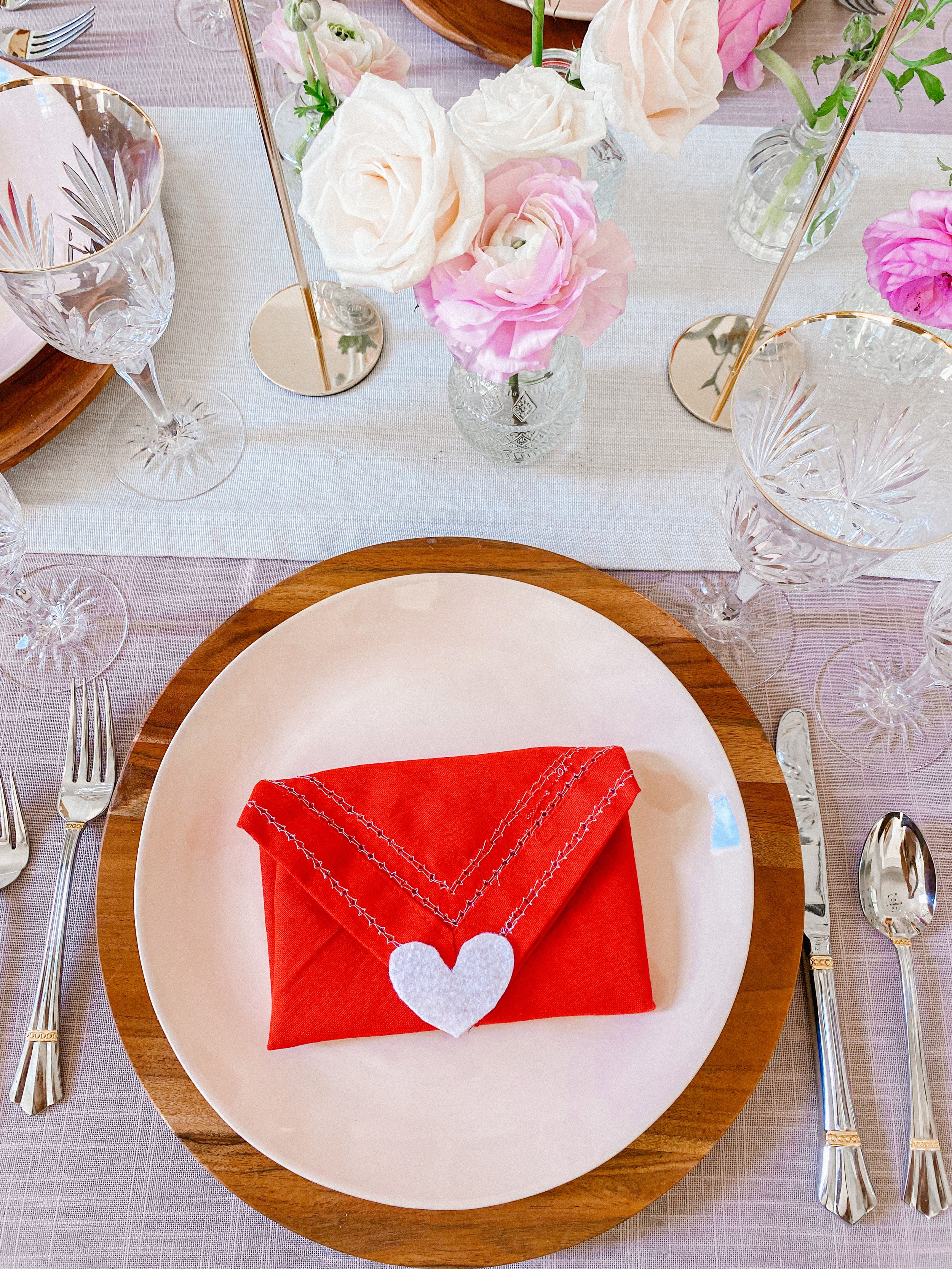 Easy valentine decorations, Valentine table decorations, Valentines day  dinner