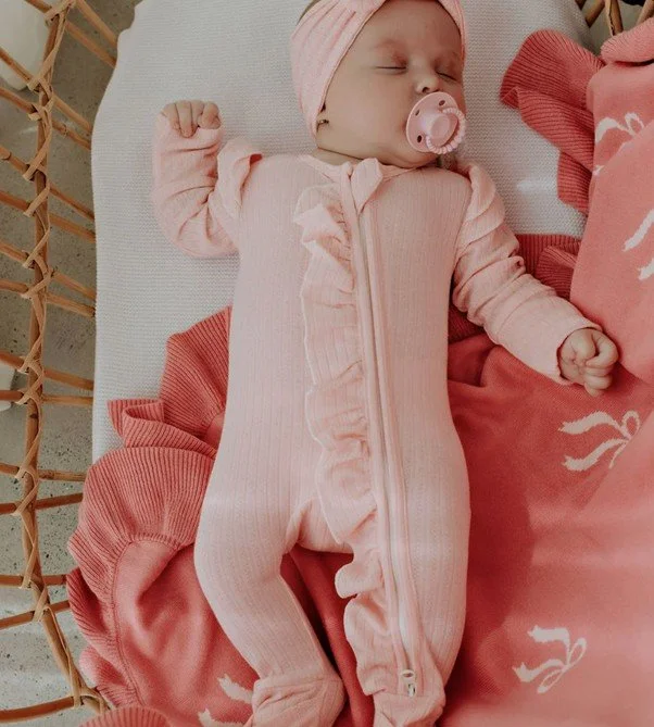 Reversible knit blanket B.jpg