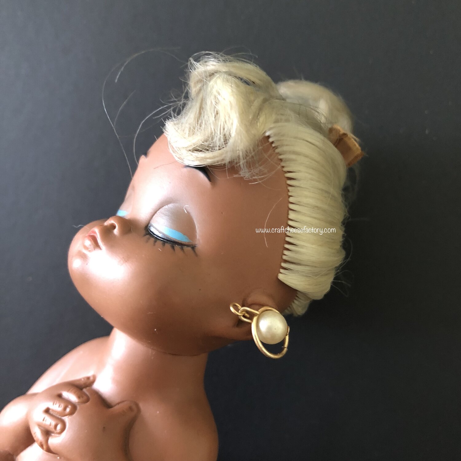 Vintage Doll Porn - Vintage Japan 1970s 1980s Mod girl doll figurine with ponytail, clasped  hands and pearl earrings â€” Craftcheesefactory.com