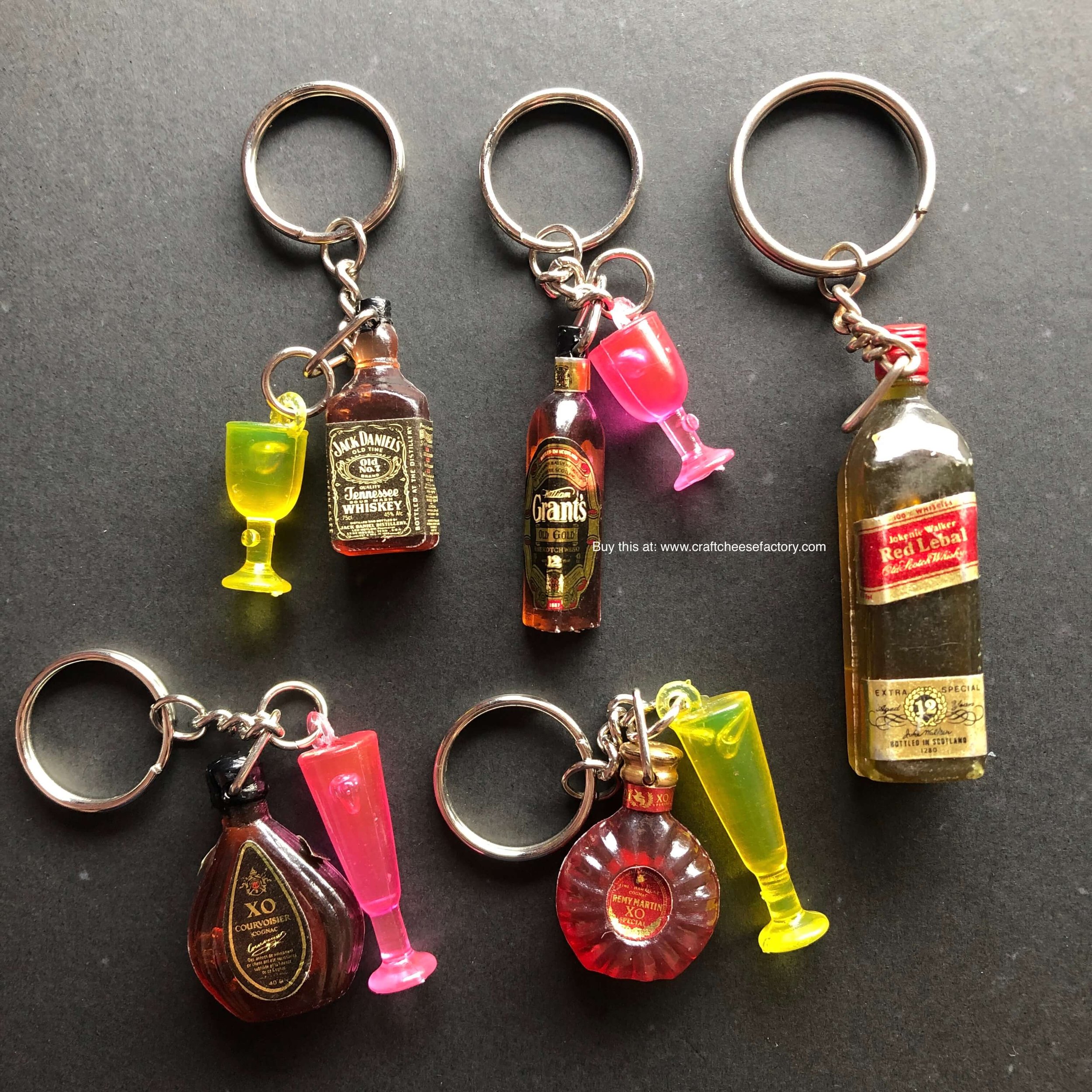 Vintage miniature whiskey liquor alcohol keychain keyring —
