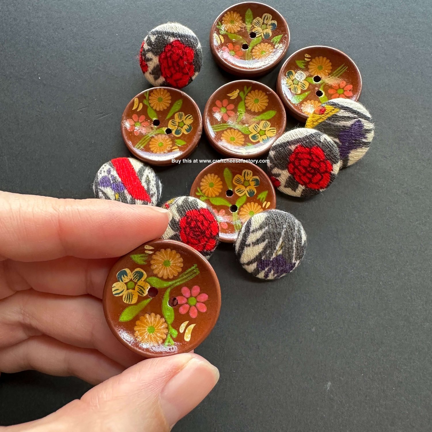 Vintage kimono fabric wooden flower buttons —
